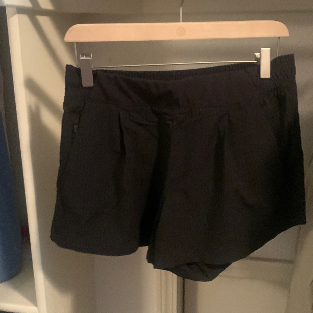 Athleta textured Brooklyn short